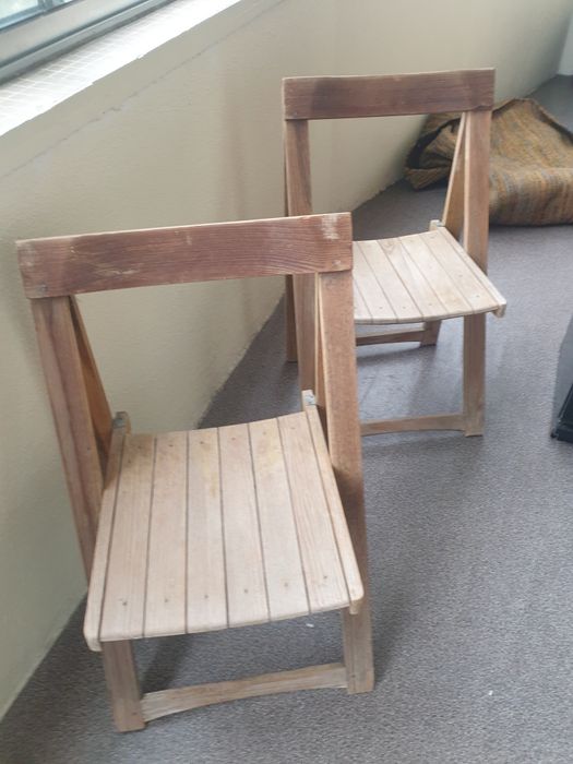 Cadeiras em madeira exterior interior