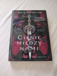 Książka Cienie między nami Tricia Levenseller