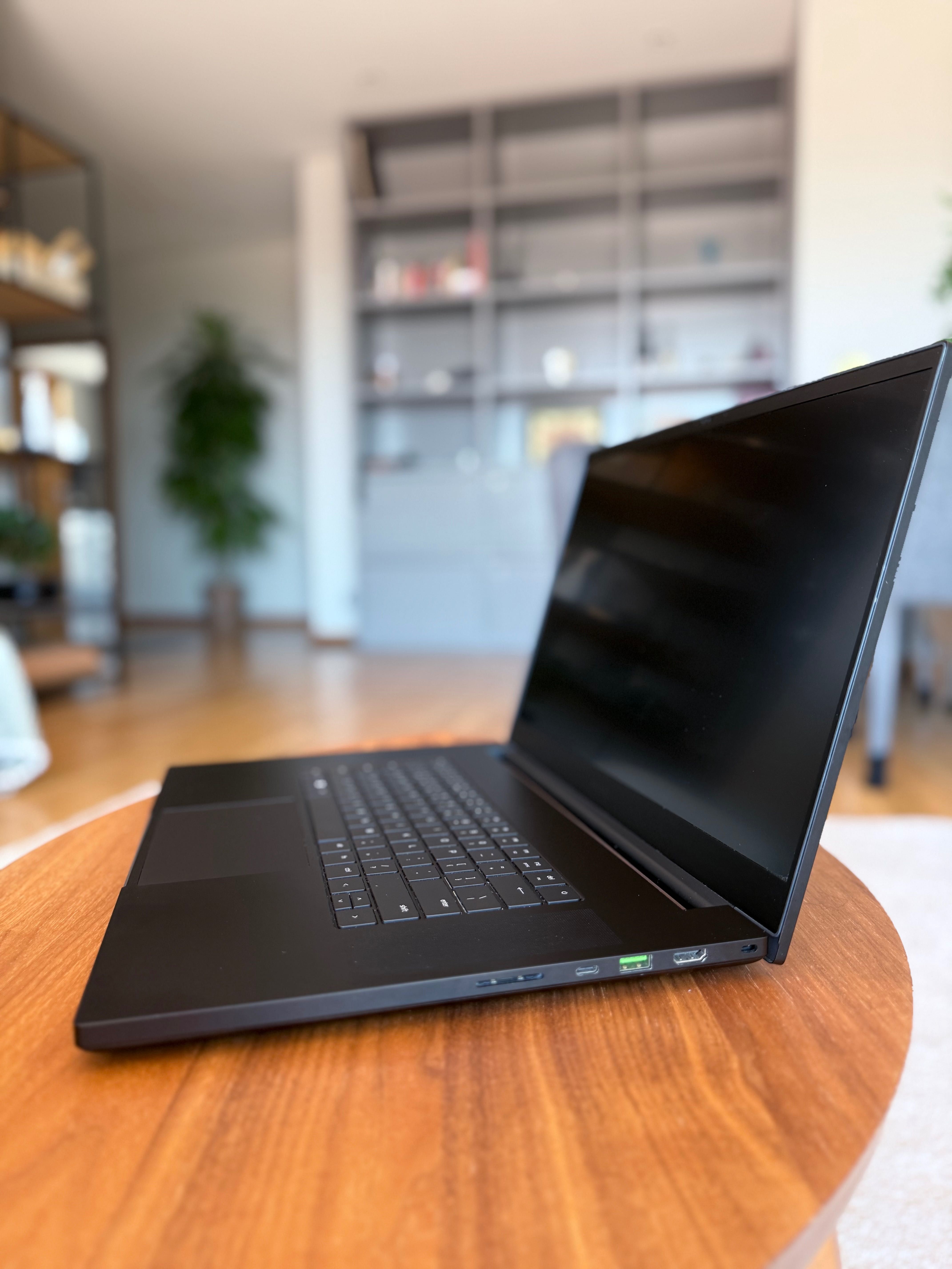 Razer Blade 17” (2022) - 4K - RTX 3080