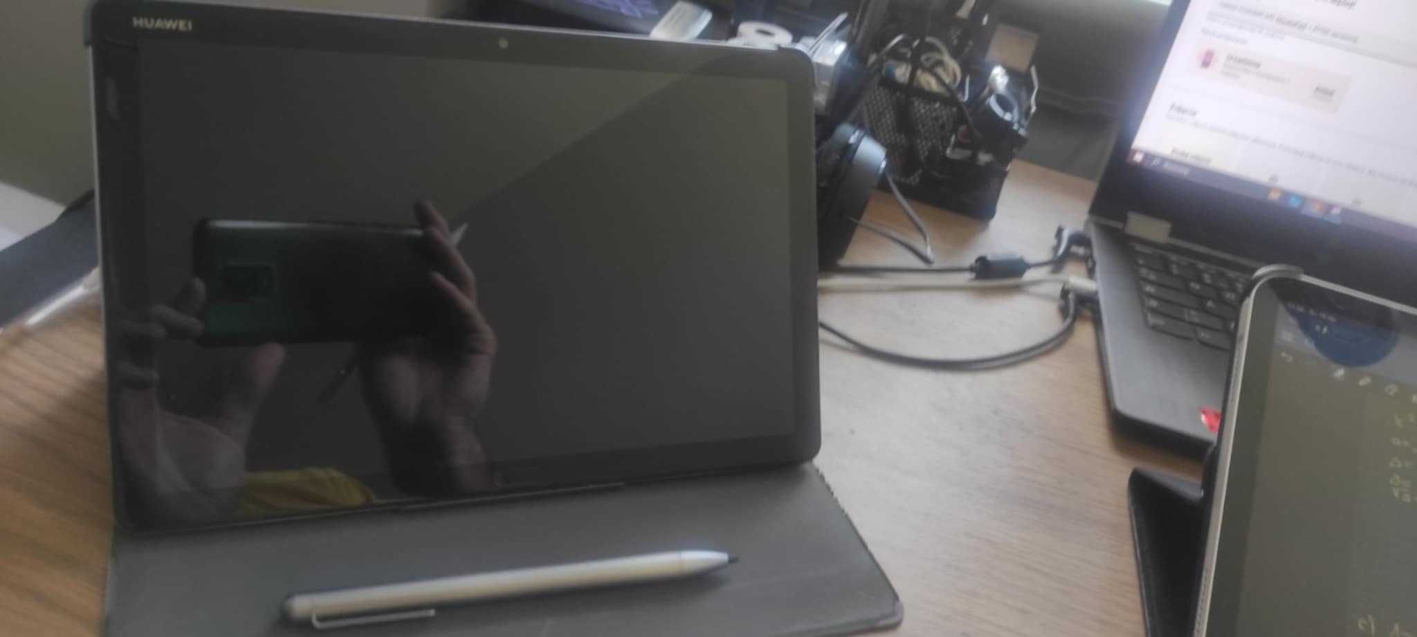 Tablet HUAWEI M5 MediaPad + RYSIK sprawny