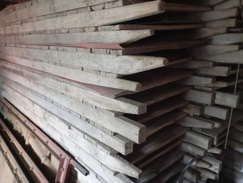 Podesty, formy i stół wibracyjny do ogrodzeń betonowych