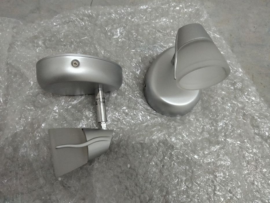 Conjunto de apliques de parede. Interior. Metal e vidro.