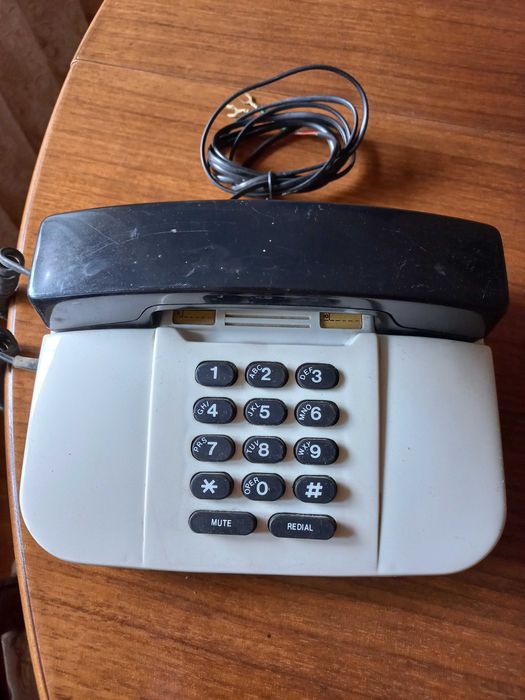 Кнопочные стационарные телефоны
