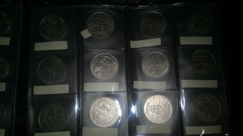 Moedas de escudos, centavos, comemorativas e notas-lote