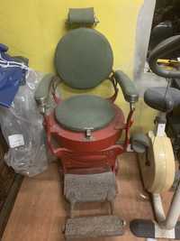 Cadeira de barbeiro antiga (vendo ou troco)