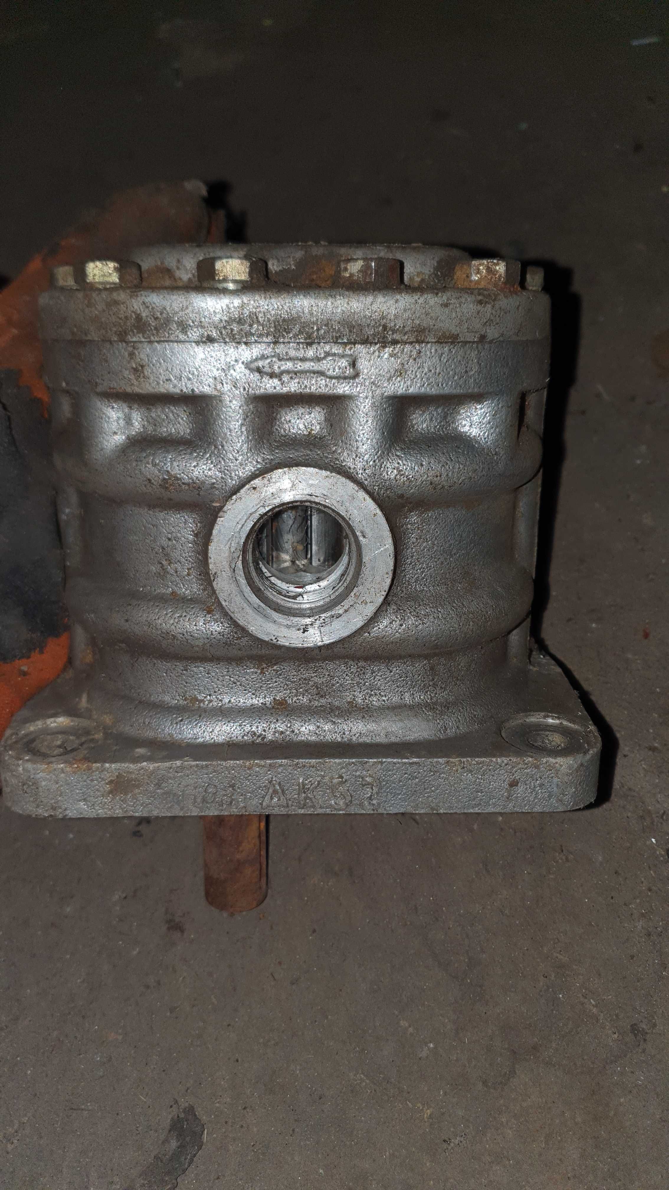 Pompa hydrauliczna olejowa, zębata, polskiej produkcji pz 6.3, pz 10