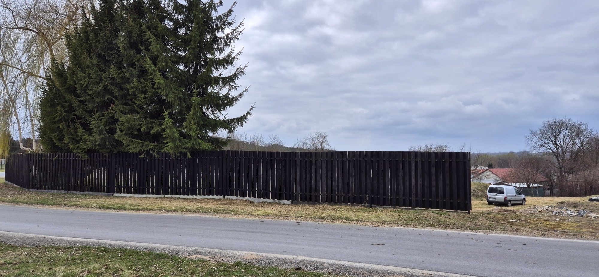 Działka budowlana z fundamentami