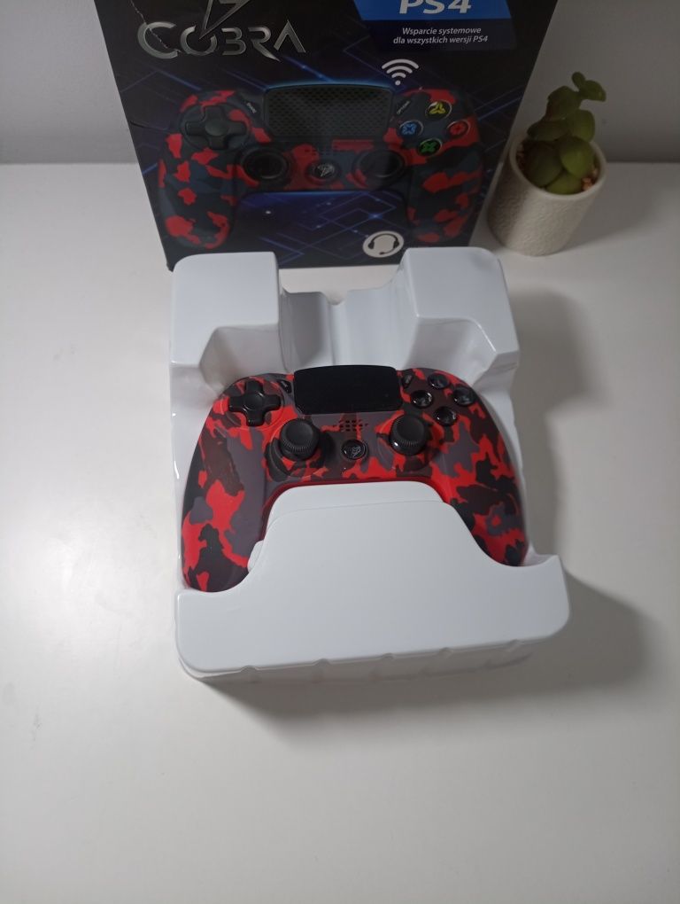 Pad Cobra do PS4 - bezprzewodowy | czerwony moro |