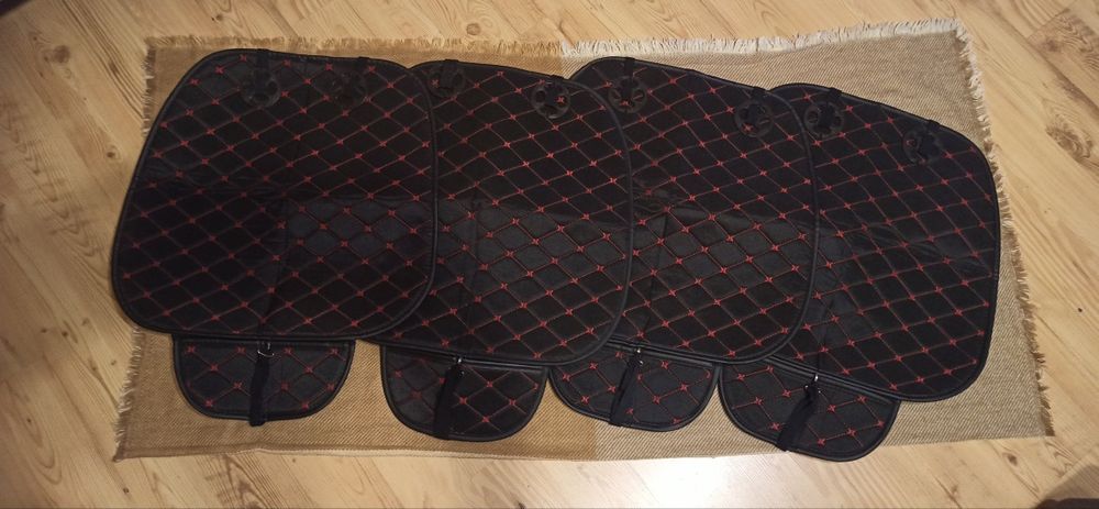 Pokrowce na krzesła samochodowe 4 sztuki. Rozmiar 47x47 cm.Cena za 4s