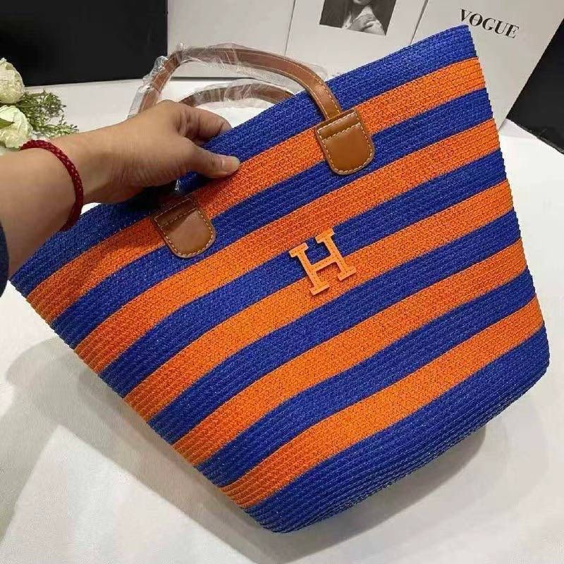 Акція.   Шляпа і пляжна сумка Hermes
