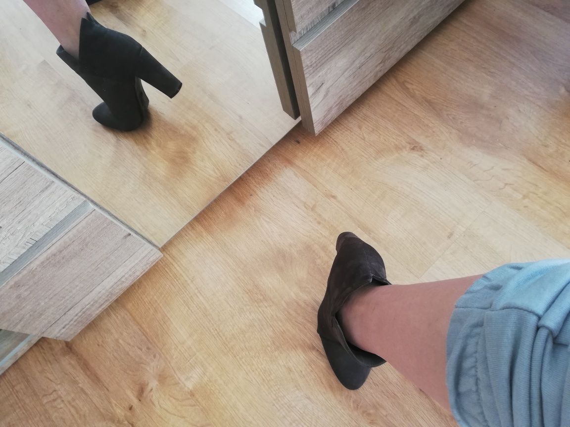 Buty Botki khaki 40 zamsz obcas klocek eleganckie