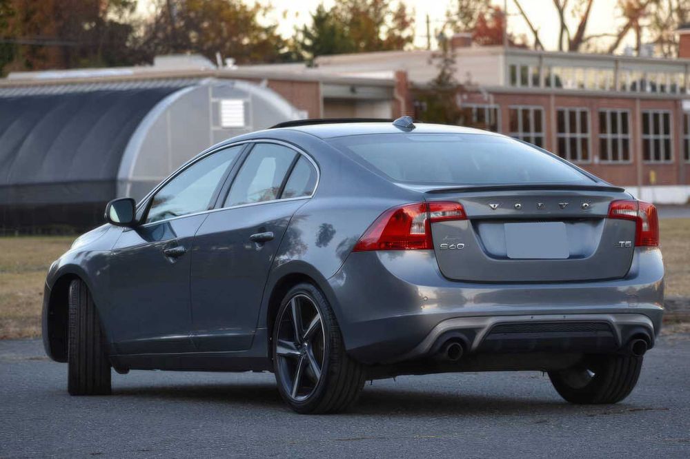 Volvo S60      2016