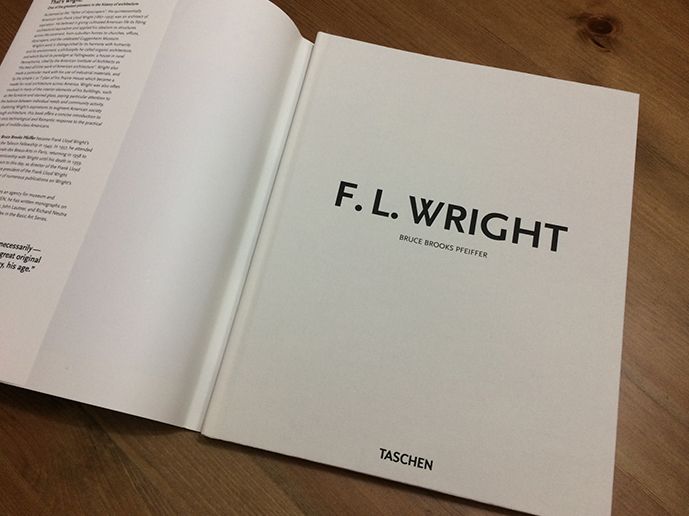 Livro Frank Lloyd Wright (inglês) - novo