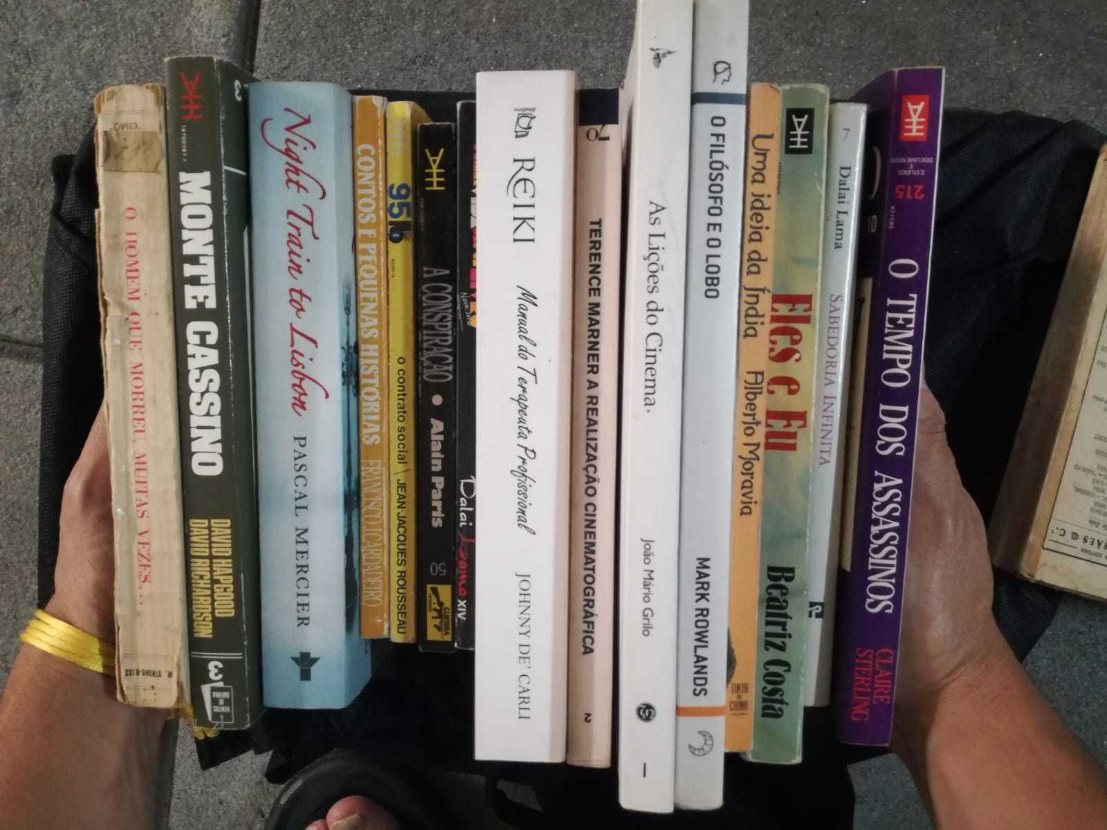 Livros vários (descontos aplicáveis em compras conjuntas)