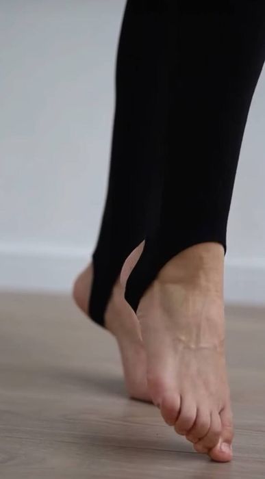 Лосины чёрные с вырезом для пятки