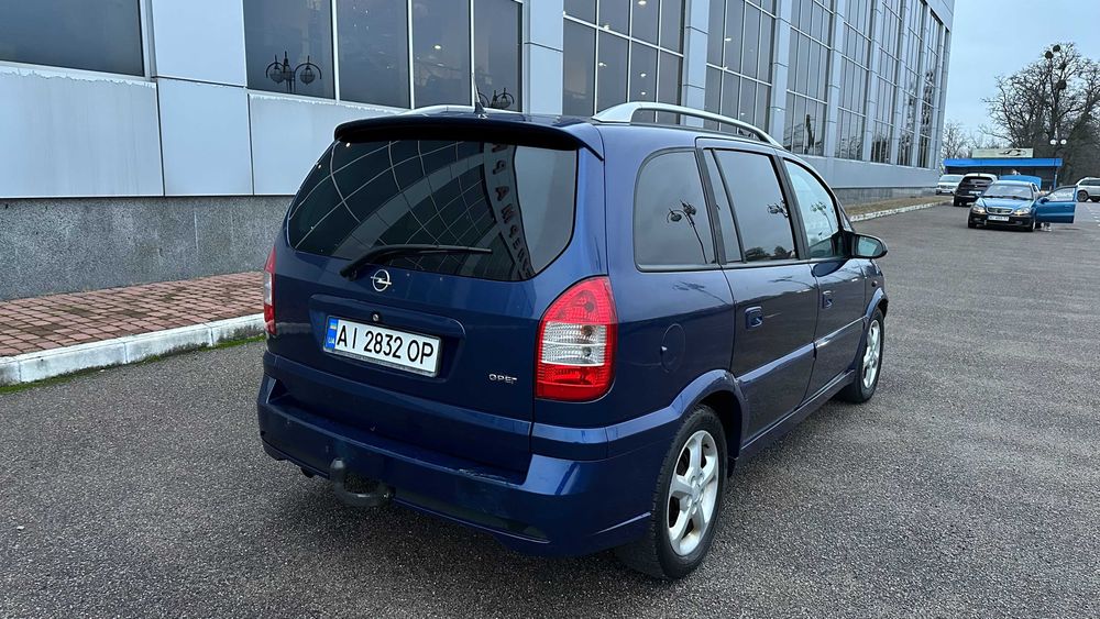 OPEL ZAFIRA 2.2D. 2004рік.