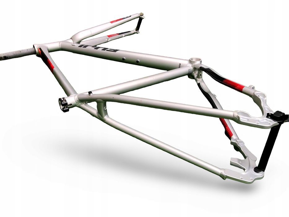 Rama FUJI ABSOLUTE 1.1 Rozmiar 21" Z Karbonowym Widelcem + Stery