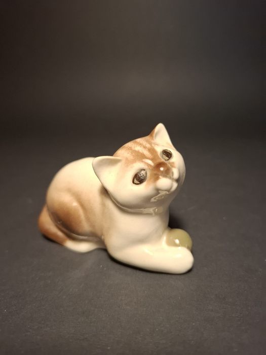 Figurka Porcelanowa maly kot  ŁOMONOSOW USSR ZSRR LATA 60