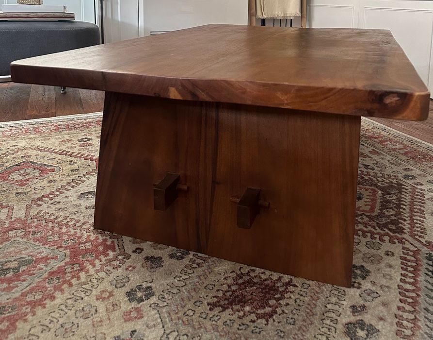 Mesa de centro em madeira maciça de olmo Zara Home