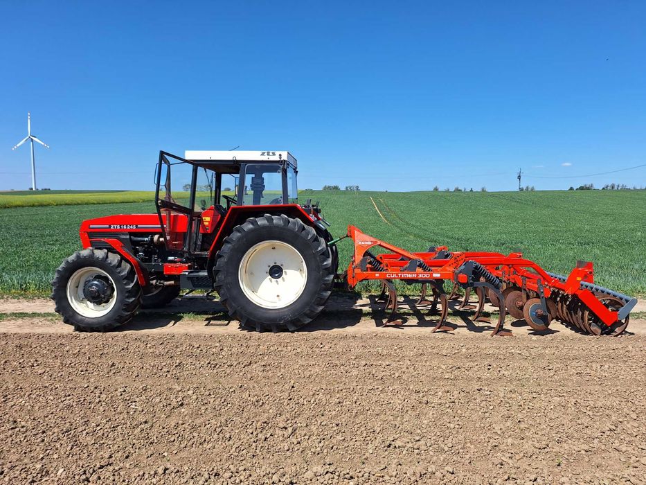 Kultywator bezorkowy Kuhn Cultimer 300