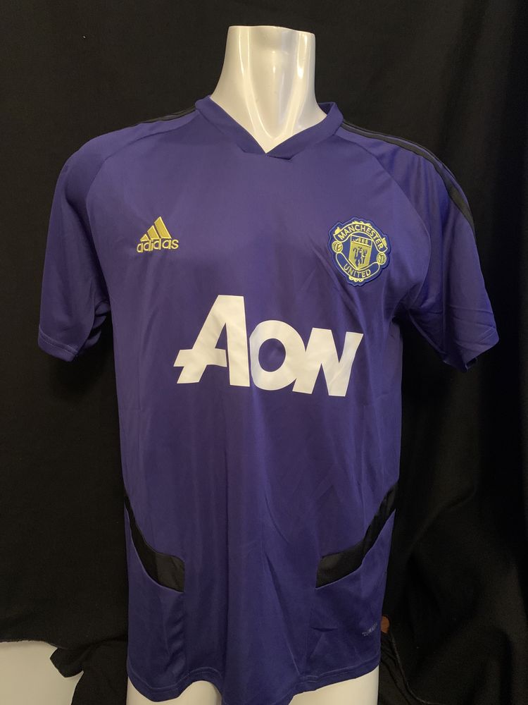 Camisola treino manchester united adidas tamanho M.nova