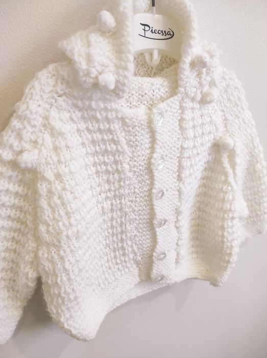 Nowy biały  dziergany sweter z kapturem / wełniany / na chrzest  74/80