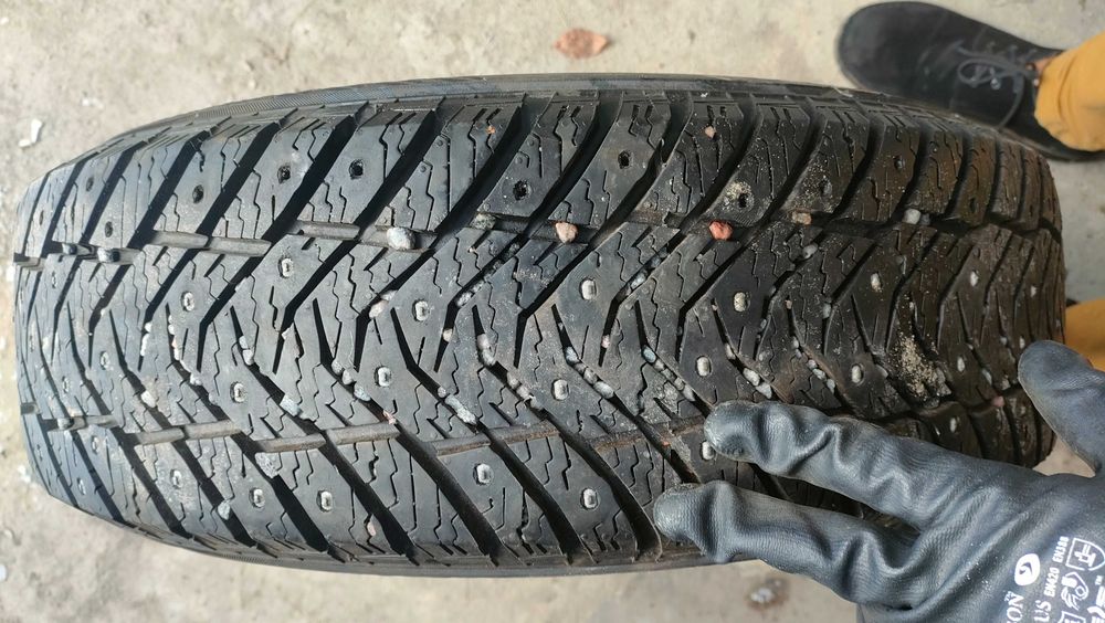 Felgi wraz z oponami 195/65R15 95T IG65 - 4 sztuki