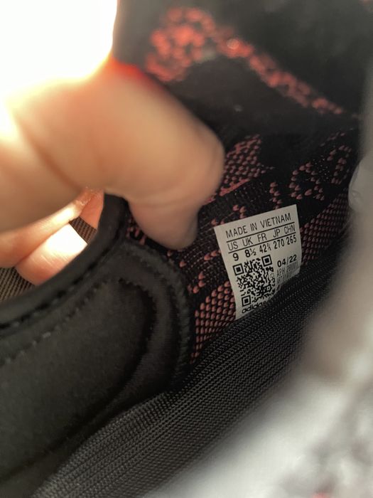 Yeezy Red Stripe 42 2/3
