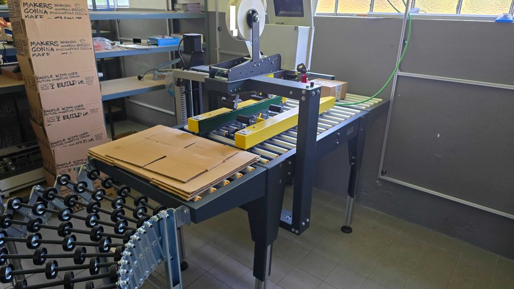 2 Maquina Automática Industrial de fechar caixas cartão Montar