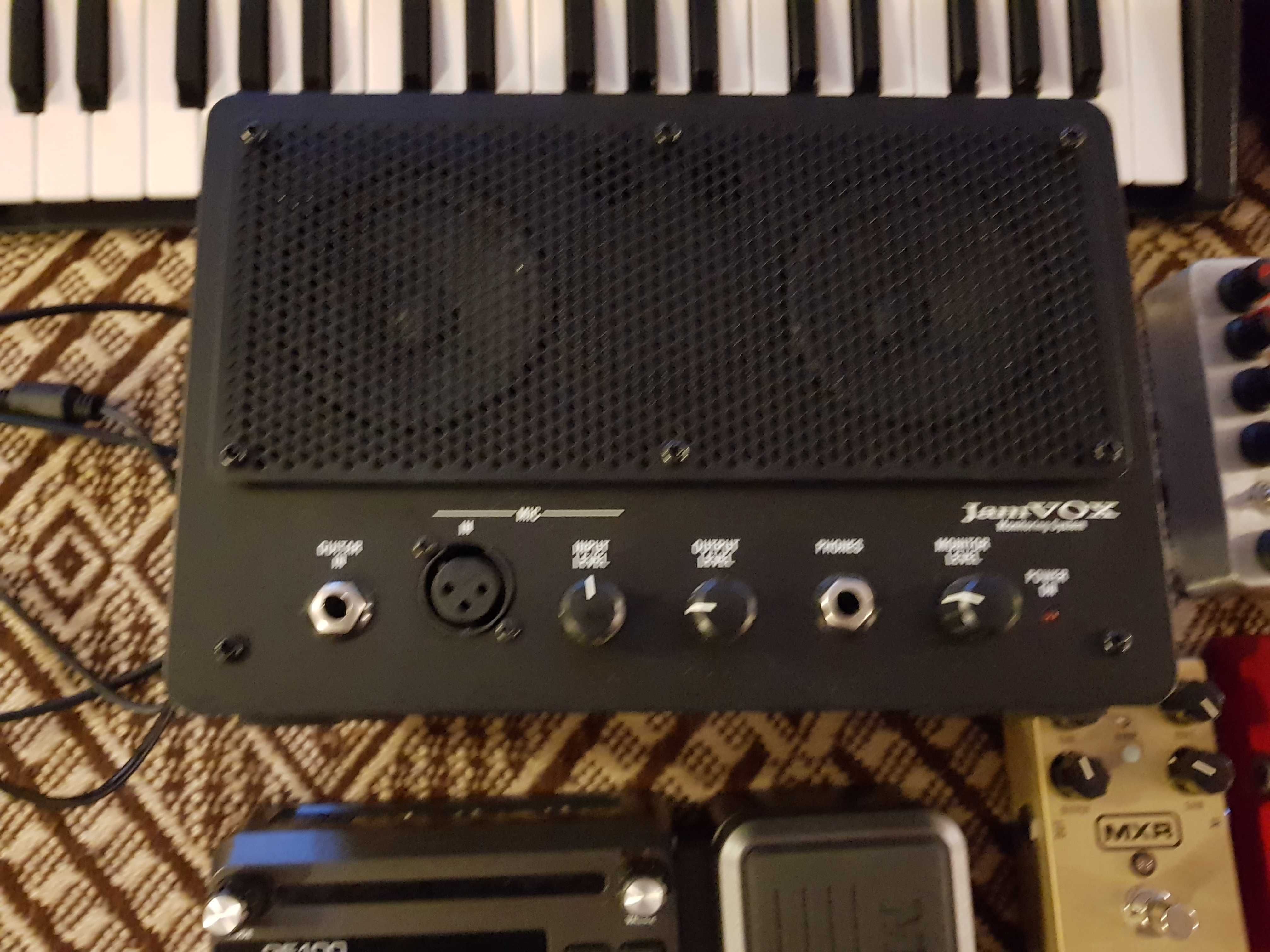 VOX - JamVOX JV-1wzmacniacz, interfejs