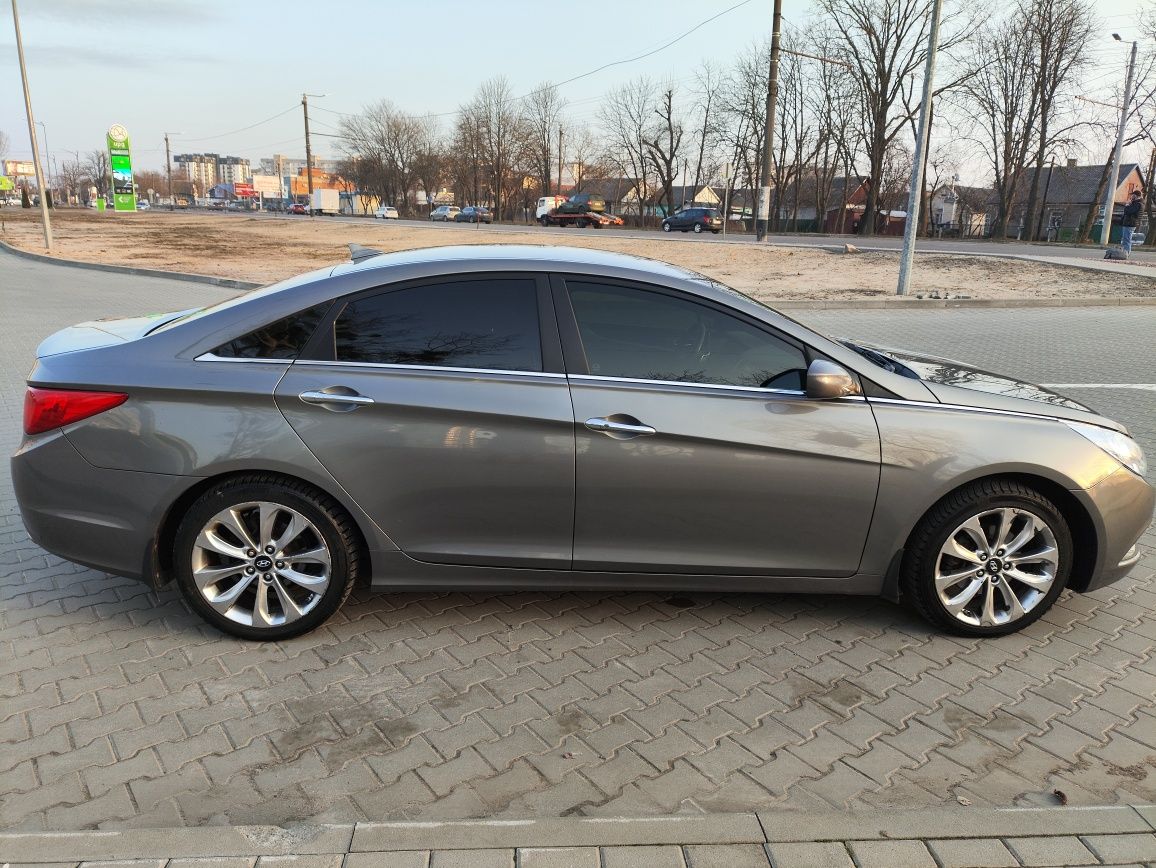 Hyundai Sonata YF 2011