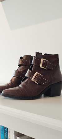 Botas Castanhas - Stradivarius