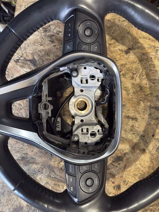 Руль,рулевое колесо toyota rav4,camry 70