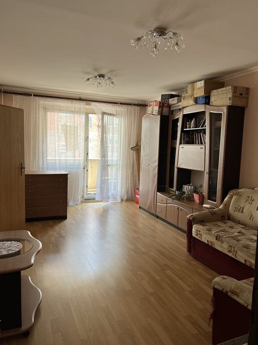 Продам 2кім з ремонтом р-н Пасічна можна під програми.