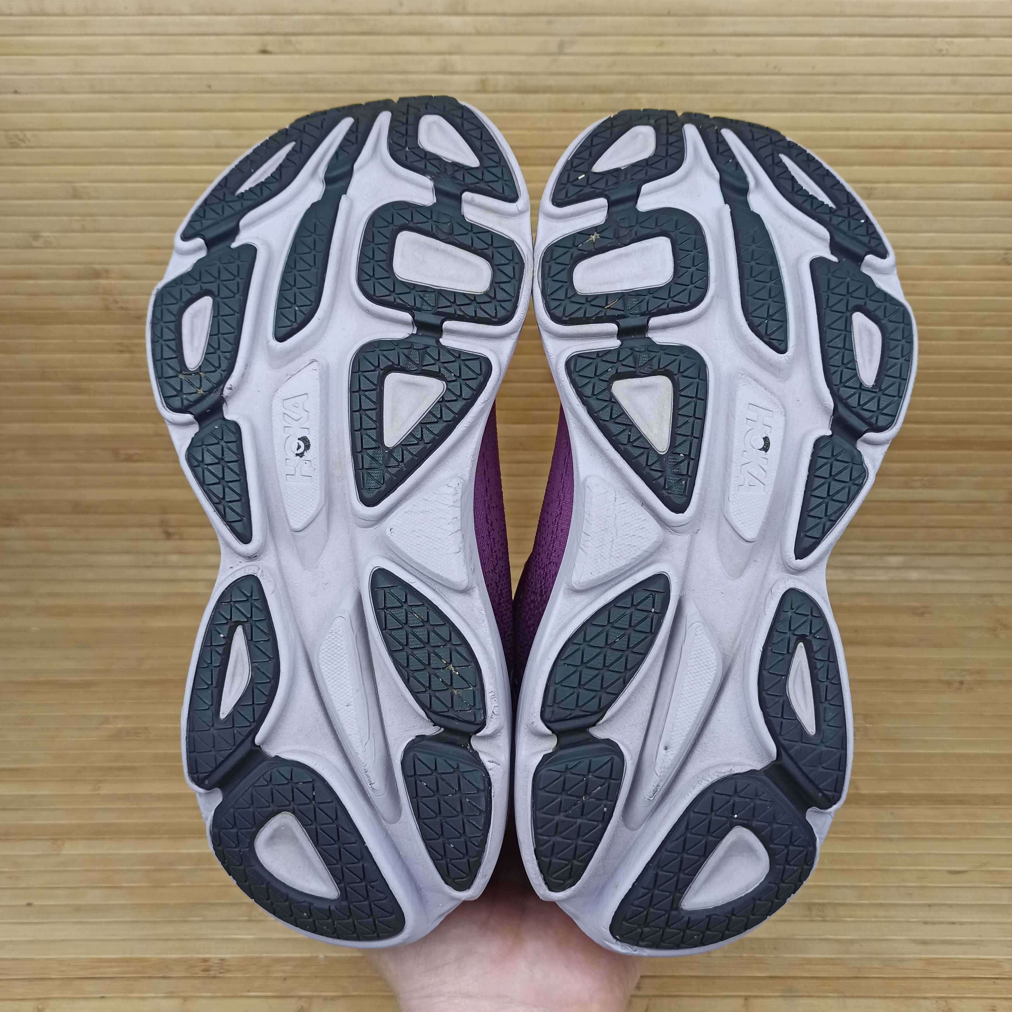 Кросівки Hoka Bondi 8 Розмір 39 (25 см.)