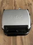 Grill elektryczny Tefal.
