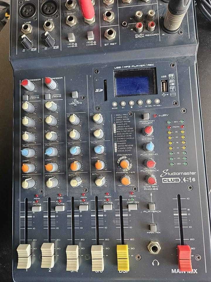 Mesa de mistura studiomaster club xs 6