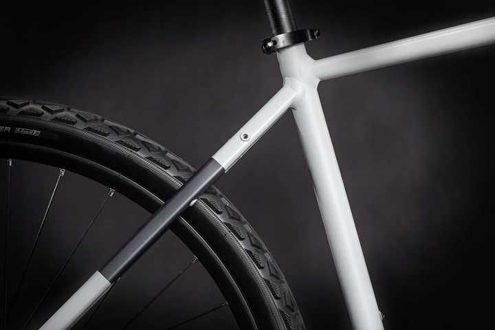 NOWY Rower CUBE NATURE PRO rozm 54 biały szary trekkingowy cross