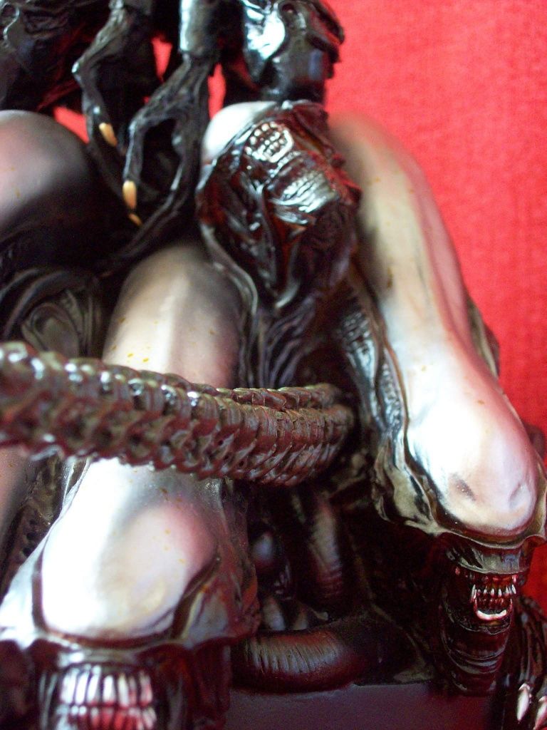 Sideshow Collectibles – Alien Pile - Limited Figure (377/1000) -no box