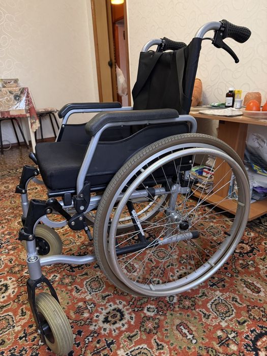 Инвалидная коляска компактная