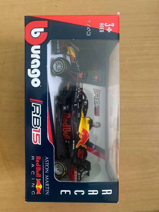 Болід Формула 1 Ред Булл Rb15 2019. 
Макс Ферстаппен №33.