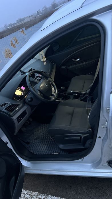 Продаю Рено Меган 3.