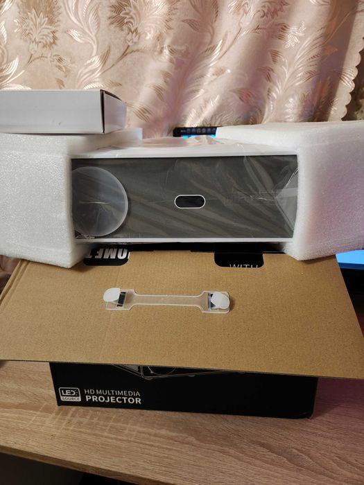 LED Full HD Проектор TouYinger Q11W android (Game Version)