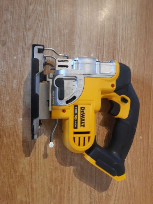 DeWalt DCS331 wyrzynarka