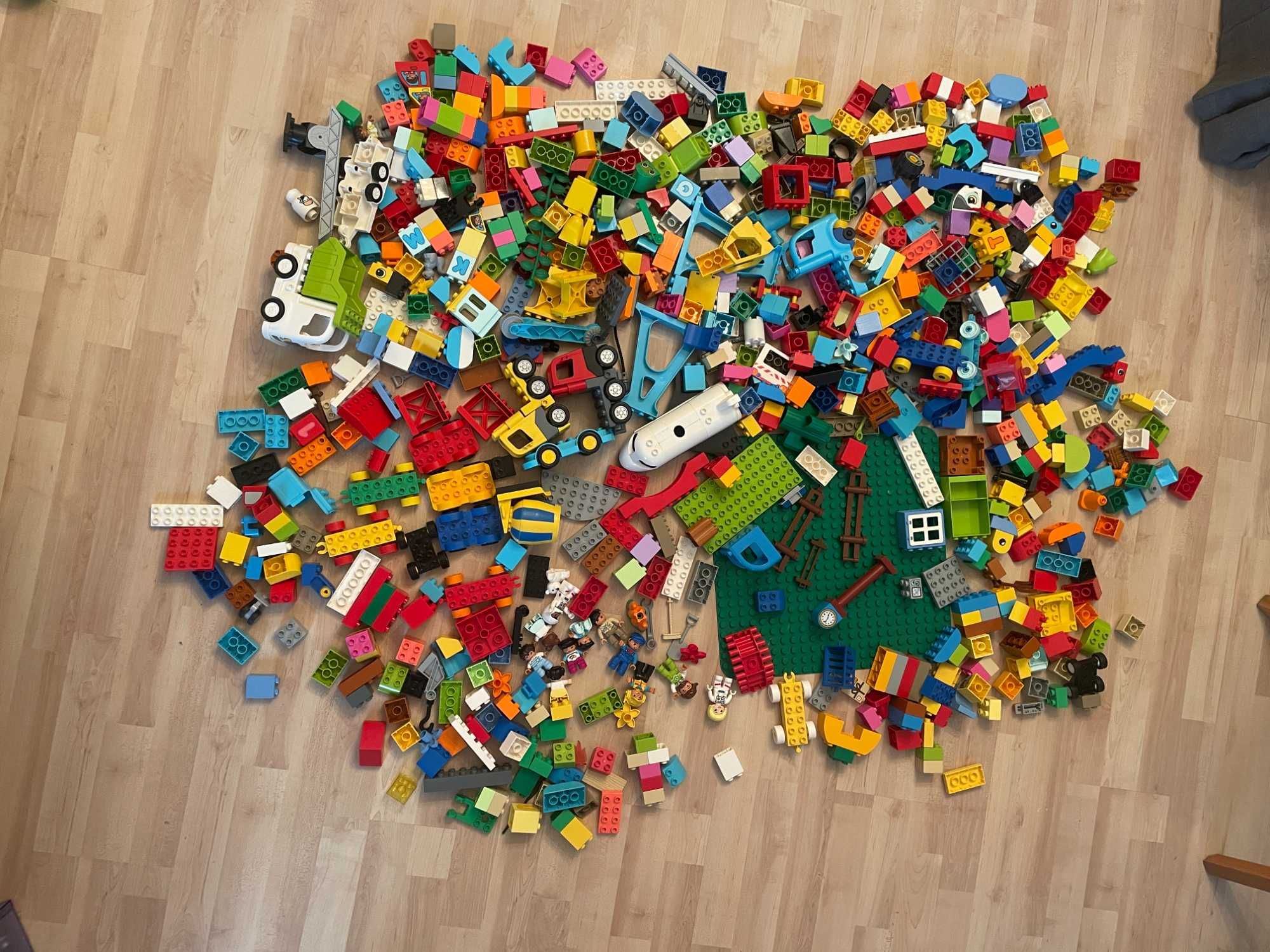 LEGO DUPLO - MIX 8,4 kg, w tym różne zestawy