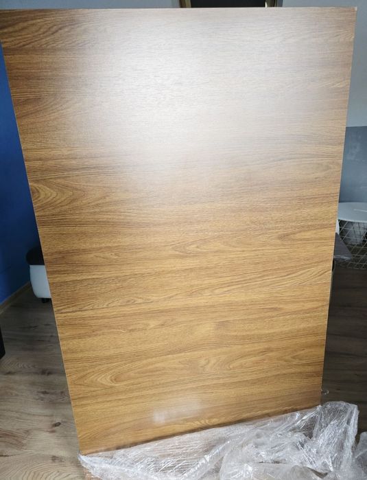 Rozkładany stół, używany parę miesięcy z 6-cioma krzesłami