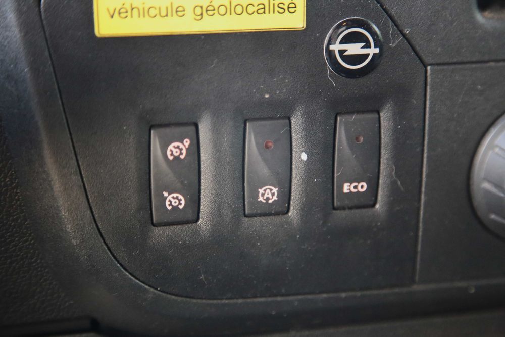 Продам евакуатор Opel Movano