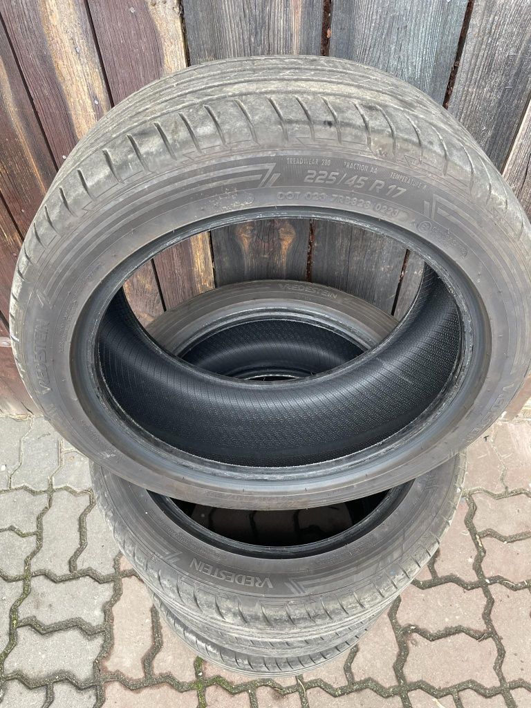 Opony letnie komplet 225/45 R17 91Y Vredestein Ultrac
DOT pro