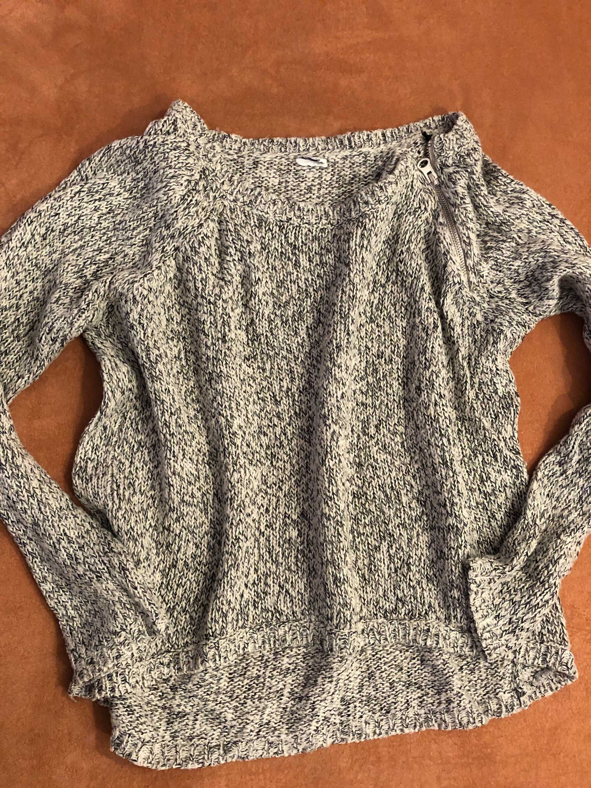 Sweter damski delikatny, lekki, w pepitkę. Szaro- czarny, b.wygodny
