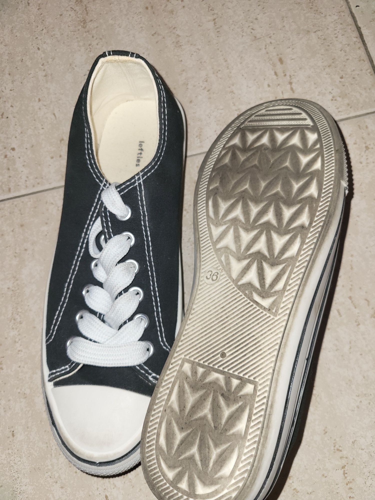 Tênis pretos n 36